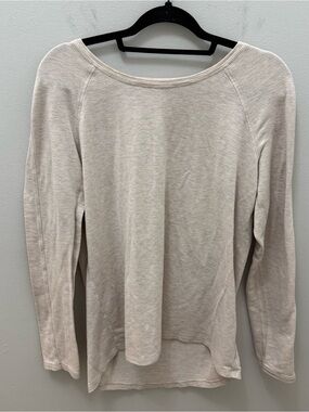 Lululemon Women's Lightweight Long-Sleeve Scoop Neck Top - Cream Size 10